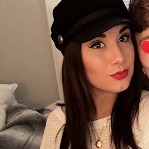 Meet your Posher, Tory